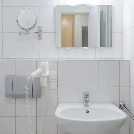 Gemuetliche Im Seepark Mit Balkon Sellin (Rugen)